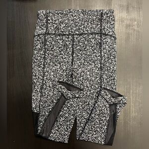 Lululemon Sole Training Crop - Sz 4